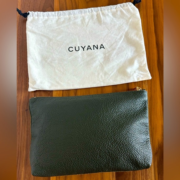 Cuyana Pebbled Leather Clutch in Dark Olive (Dark Green) - Picture 2 of 6